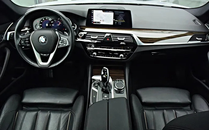 BMW Seria 5 cena 129900 przebieg: 103500, rok produkcji 2018 z Szczawnica małe 781